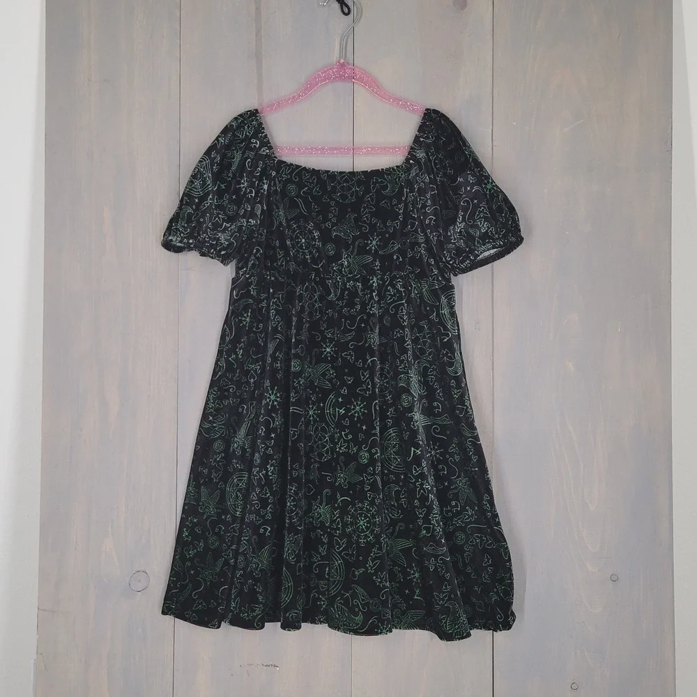 Wicked Paul Tazewell Dress Kids Size 8 Black Green Velvet Puff Sleeve Mystical